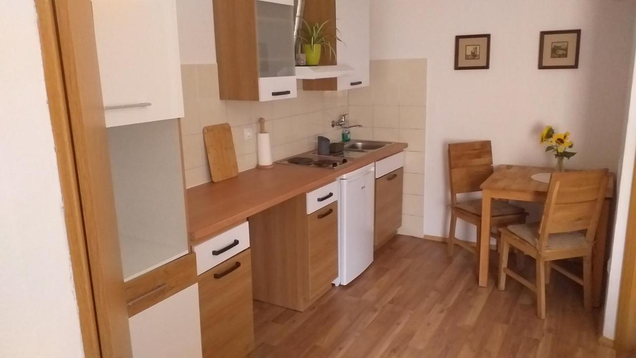Relax Crni Kal 3 Apartment Ngoại thất bức ảnh