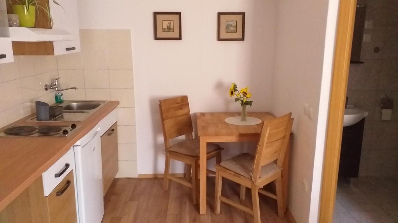 Relax Crni Kal 3 Apartment Ngoại thất bức ảnh