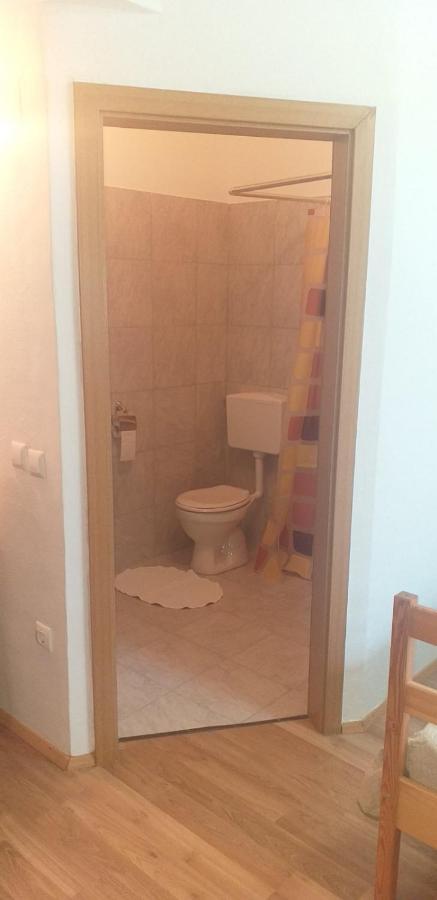 Relax Crni Kal 3 Apartment Ngoại thất bức ảnh